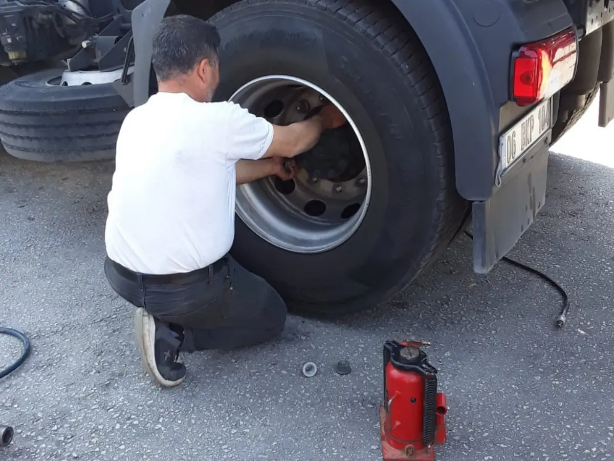 Muratpaşa Oto Lastikçi