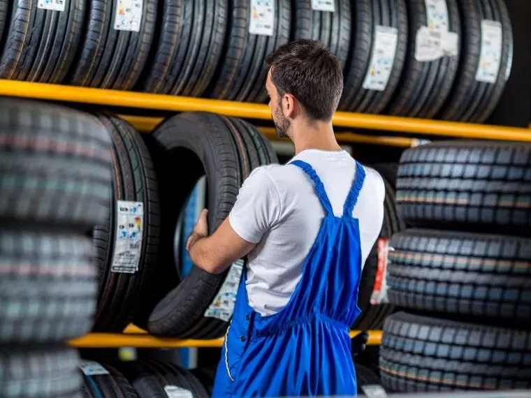 Muratpaşa Oto Lastikçi